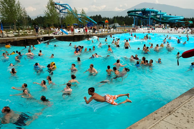 Wave pool